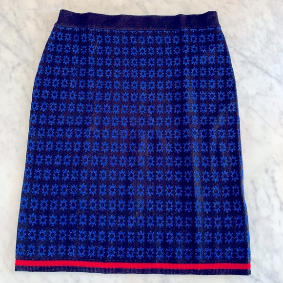 Tristan 2 piece knit cardigan and skirt suit with metallic floral print size L - Picture 11 of 16